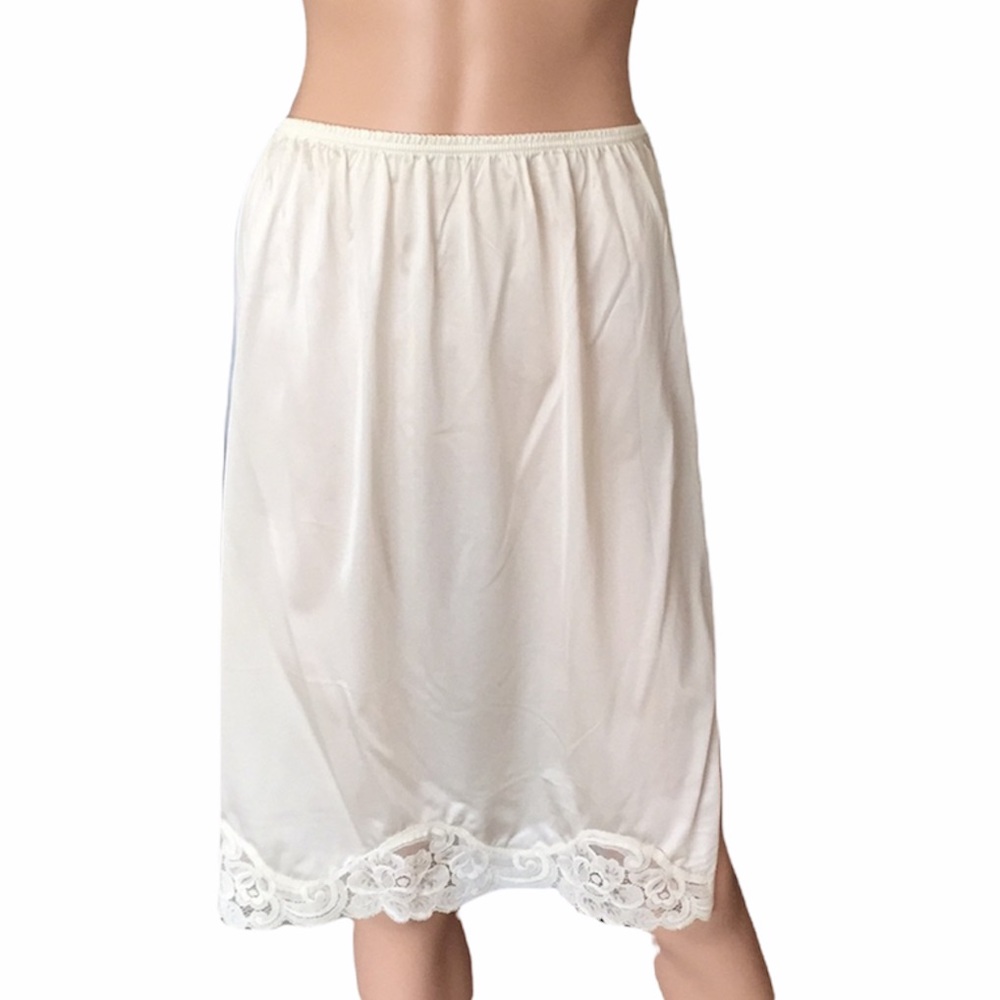 Vintage Vanity Fair 70’s-80’s Half Slip Lace Trim